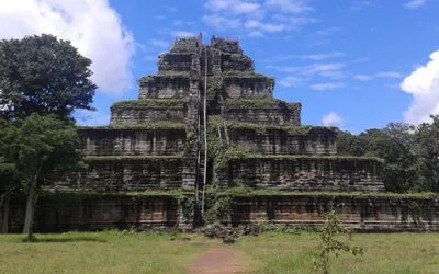 Angkor Sunrise & Far Temples